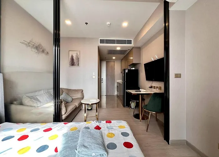 아파트 52nd Fl With Desk Pool And Gym Mrt 200m Away