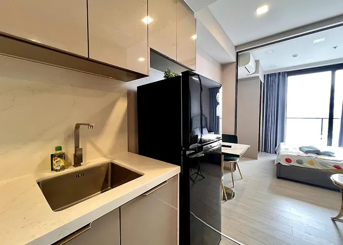52nd Fl With Desk Pool And Gym Mrt 200m Away 아파트 *