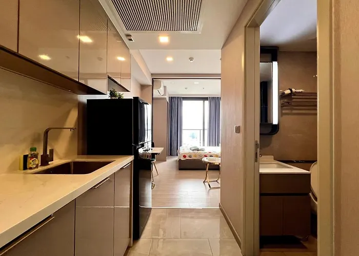 아파트 52nd Fl With Desk Pool And Gym Mrt 200m Away