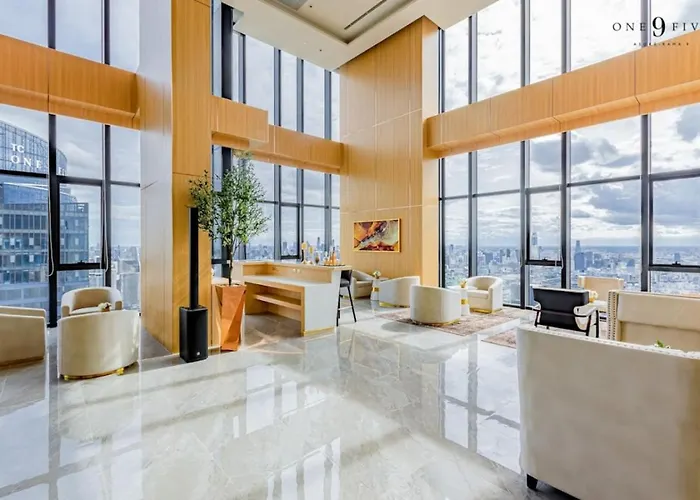 아파트 52nd Fl With Desk Pool And Gym Mrt 200m Away