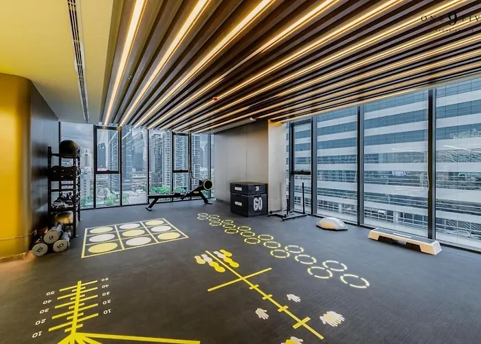 아파트 52nd Fl With Desk Pool And Gym Mrt 200m Away *