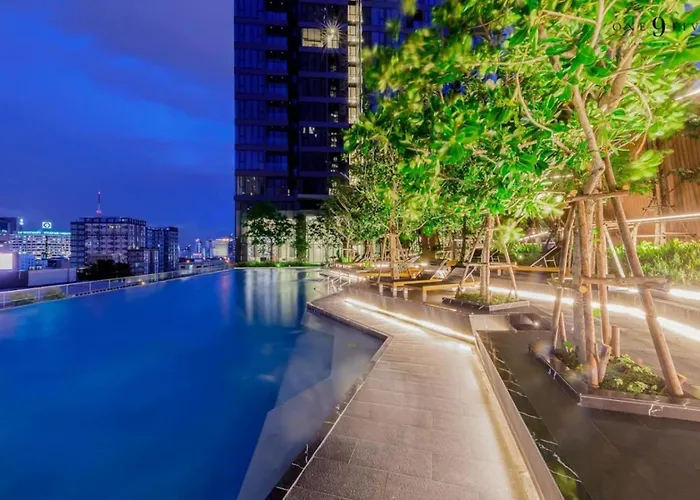 52nd Fl With Desk Pool And Gym Mrt 200m Away *
