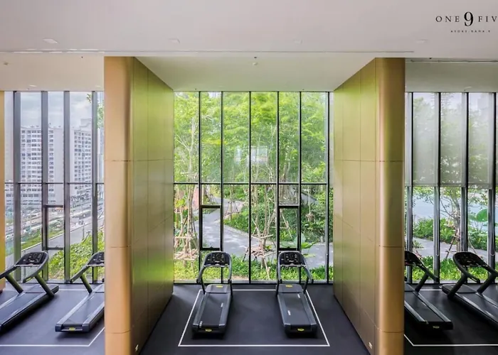 아파트 52nd Fl With Desk Pool And Gym Mrt 200m Away 방콕